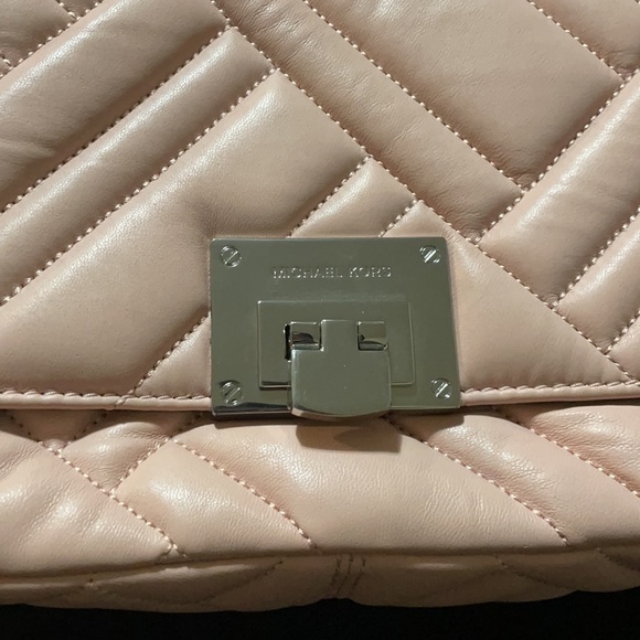 Michel kors pink crossbody bag - Picture 2 of 7